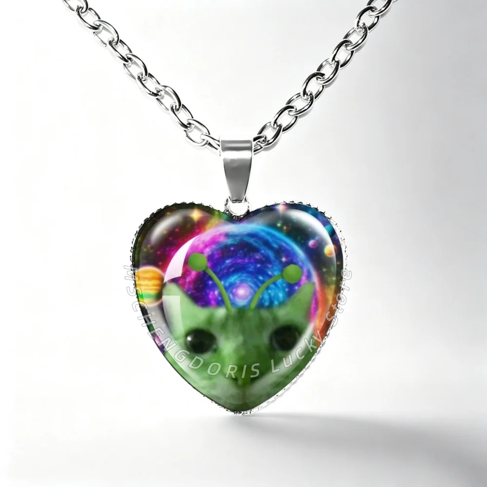 Rainbow Alien Cat Necklace Creative Cute Funny Cat Meme Glass Cabochon Heart-Shaped Pendant Necklace Jewelry Collect Gift MS044