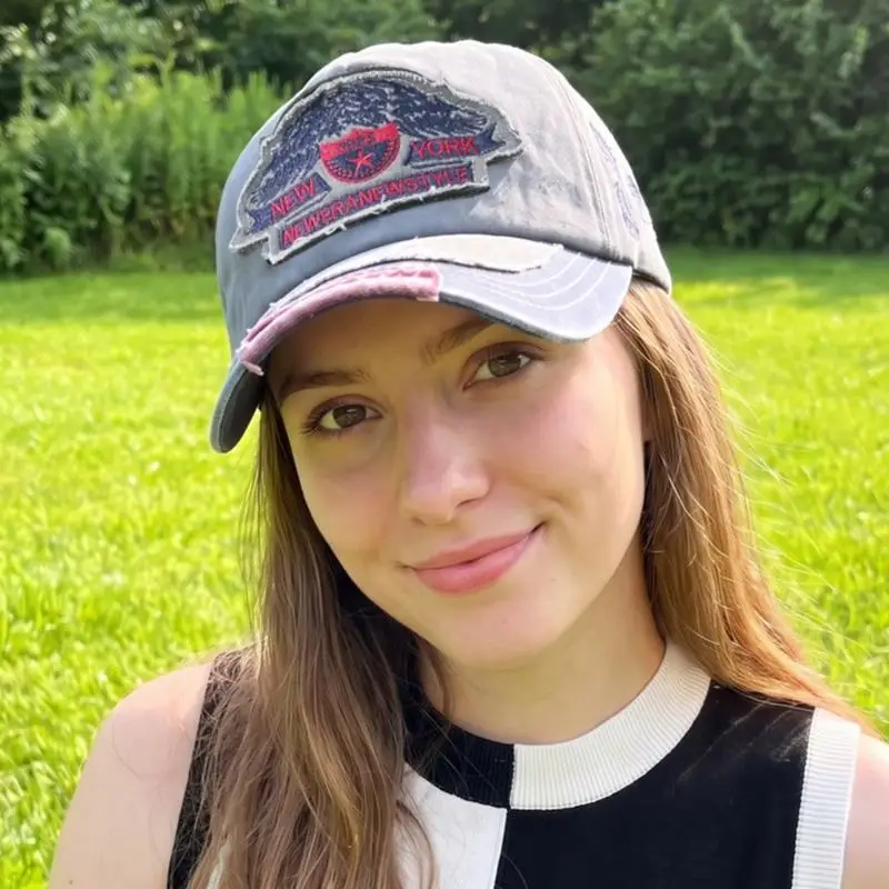A52E Casual Cap With Curved Brims, Texture and Adjustable Closure for Daily Use