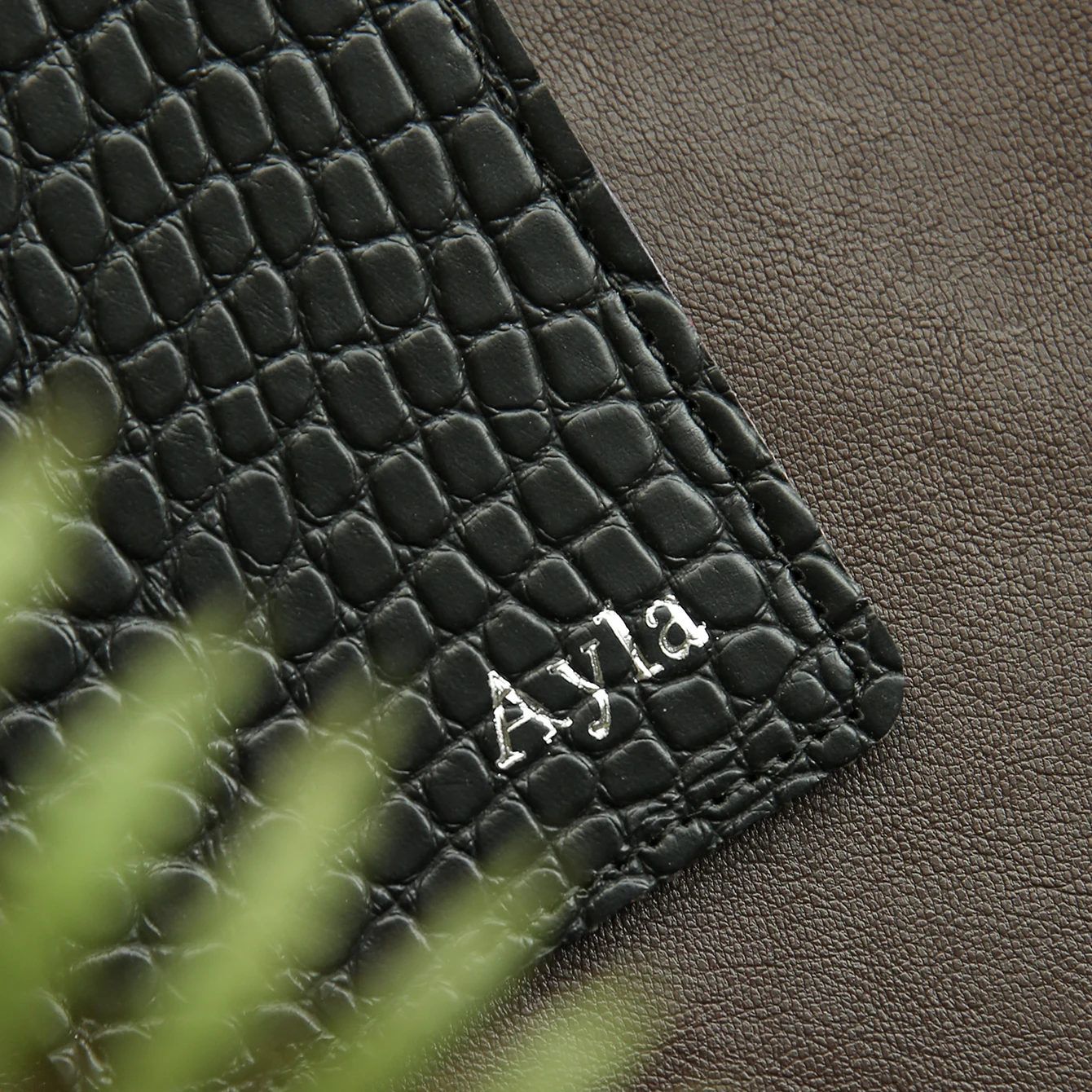 Personalized Custom Name Croc Texture Leather Luggage Tag Adjustable Buckle Flip Privacy Cover Suitcase Anti-Lost Travel Label view 3