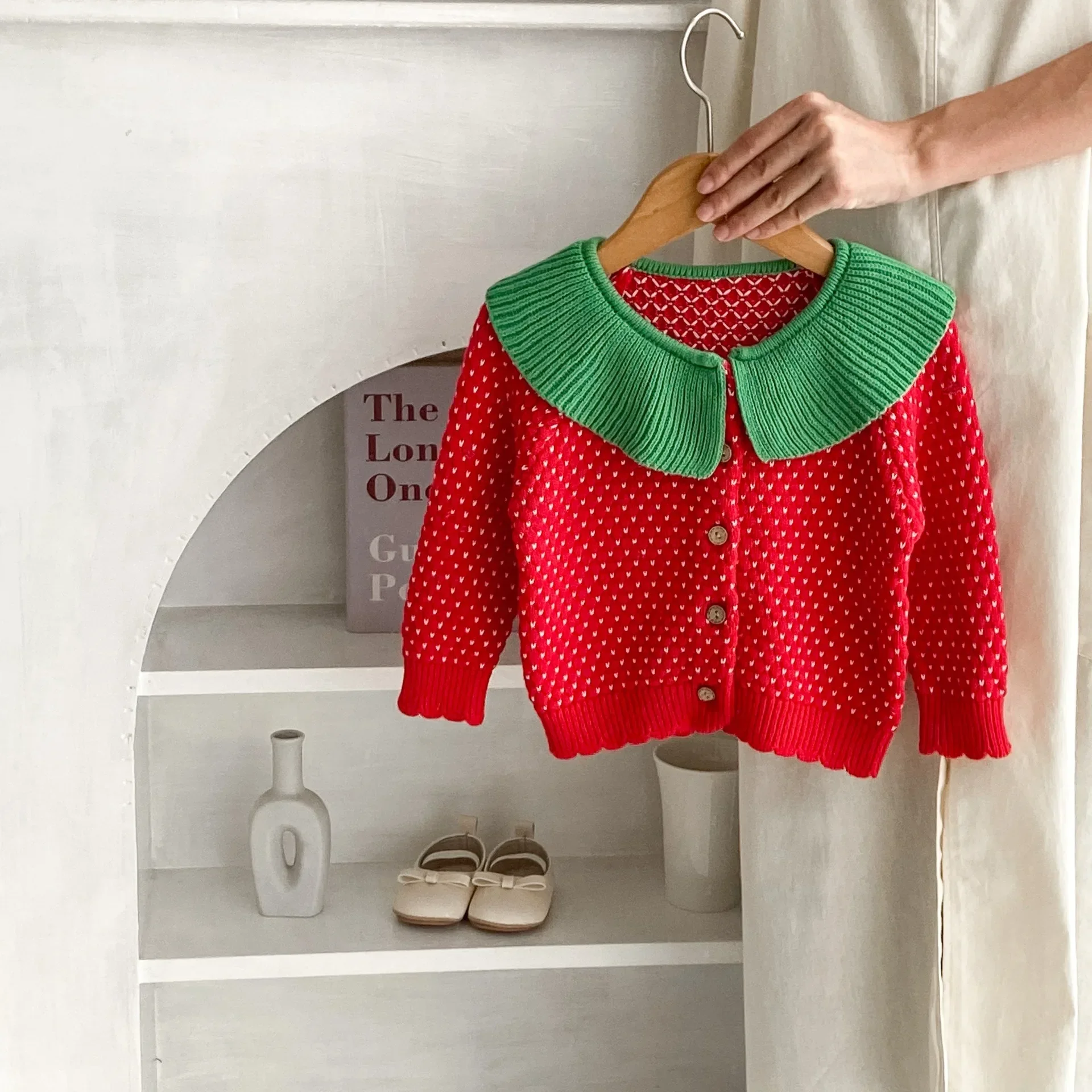 

2023 Autumn Baby Girl Knitwear Cotton Knitted Strawberry Long Sleeve Infant Girl Coat Thick Turndown Collar Toddler Girl Sweater