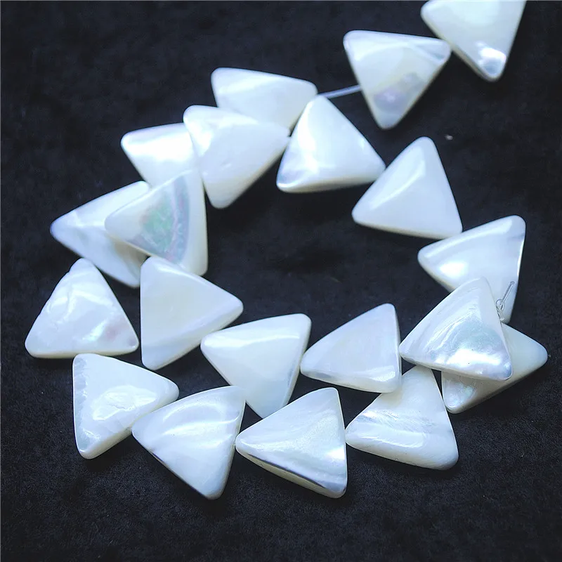 26PCS New Sea Saltwater Shell String Triangle Shape 15X17MM DIY Jewelry For Women Necklace Designers Two Colors