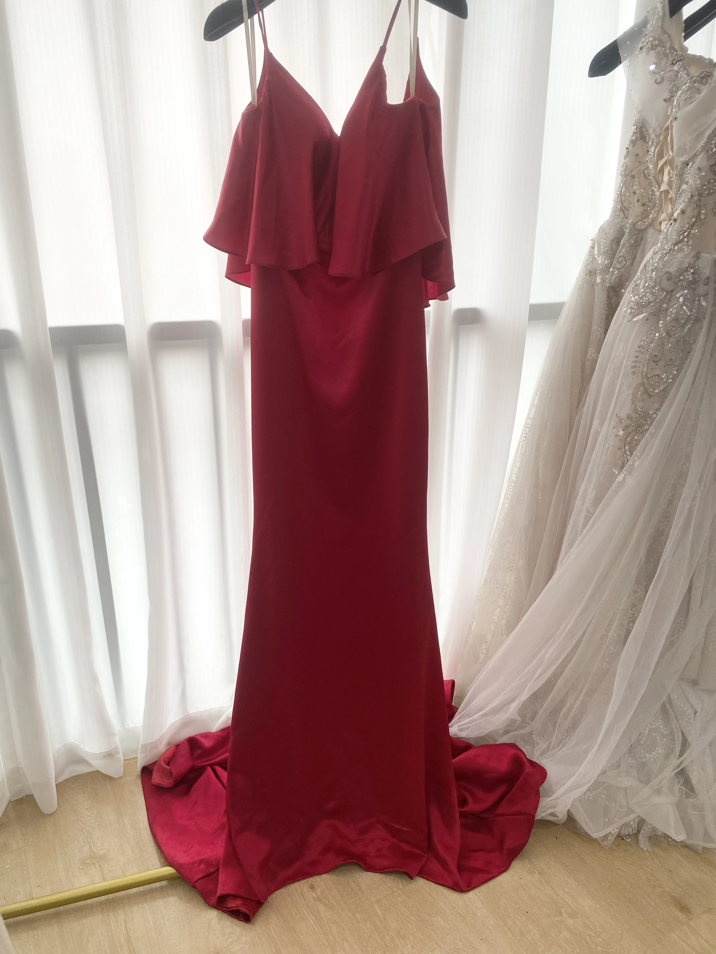 

CloverBridal Real Video In Stock Crepe Burgundy Spaghetti Straps Sweep Train Mermaid Solid Color Evening Dress ZD47