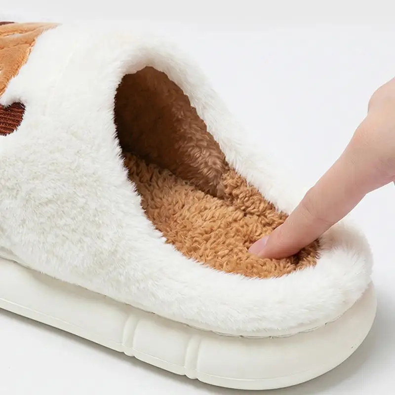 Niedliche Hausschuhe mit Welpenmuster aus Plüsch für Damen, Winter, dicke Sohle, rutschfest, Baumwollschuhe für das Schlafzimmer, gemütliche warme Hausschuhe, Größe 45 – Detail 7
