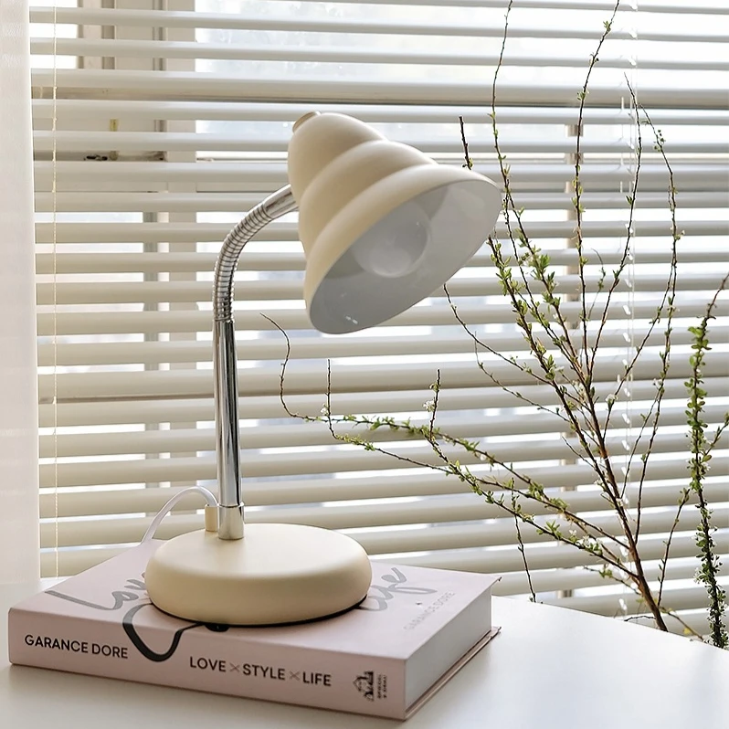 Vintage Cream Desk Lamp With Ins Style Bedroom Desk Reading Light Adjustable Retro Decorative Atmosphere Bedlight