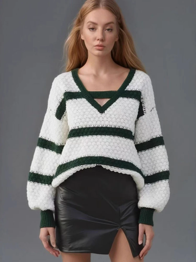 เสื้อสเวตเตอร์ลายทางสไตล์เรโทร Y2K สีตัดกันสำหรับผู้หญิง คอวี แขนยาว ทรงหลวม ถักนิตติ้ง โอเวอร์ไซส์ สตรีทแวร์