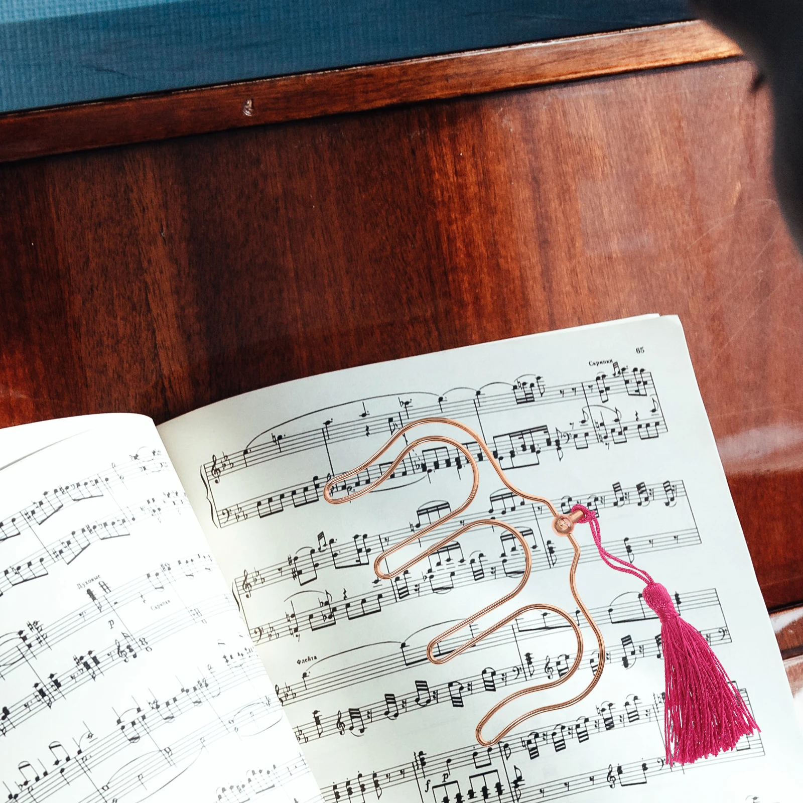

2 Pcs Bookshelf Piano Score Clip Hold Spring Steel Clamp Music Note Shaped Holder