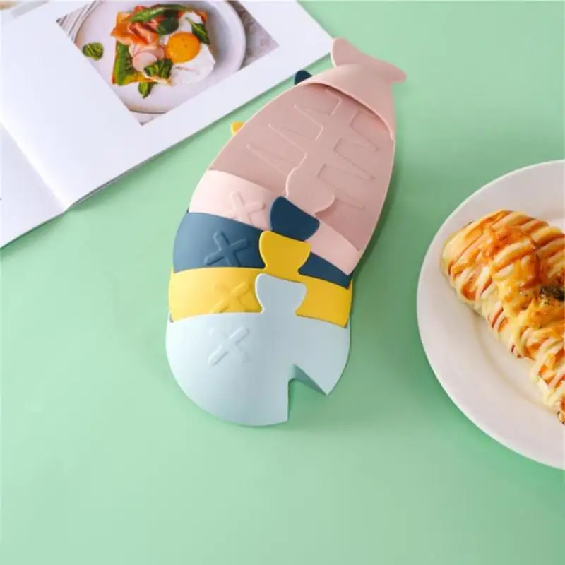 Thickened Insulation Glove Cartoon Whale Shape Anti-scalding Clip Oven Microwave Oven High Temperature Insulation Pad Oven Mitts