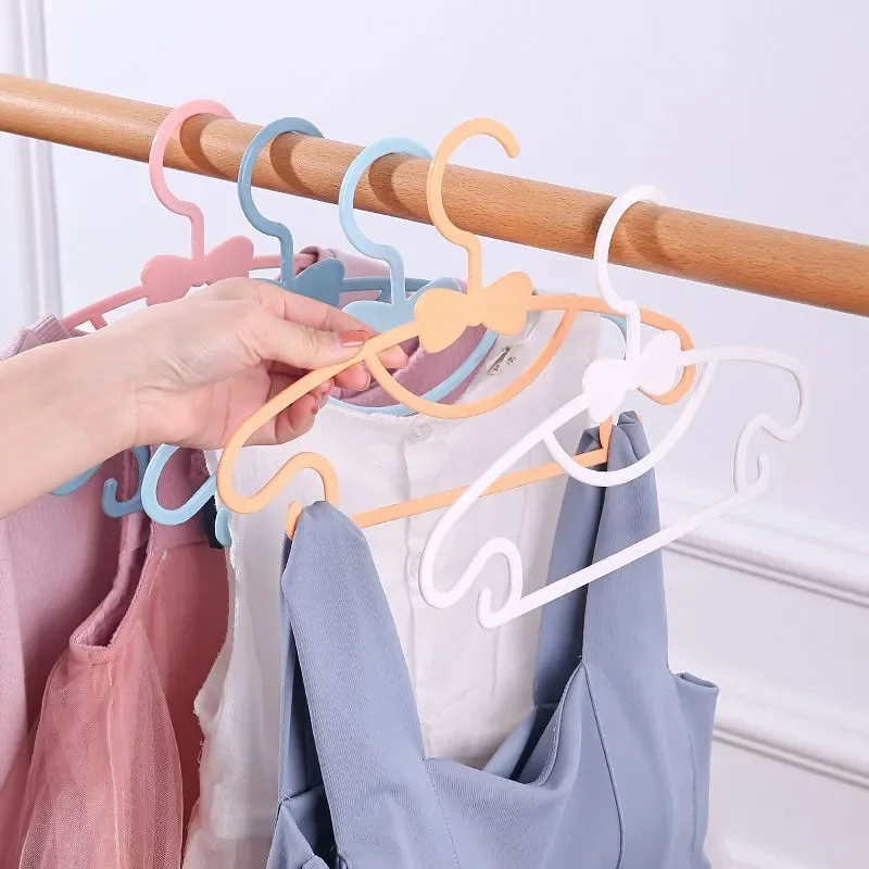 6/1Pcs Children Clothes Hanger Racks Portable Plastic Display Hangers Windproof Kids Coats Hanger Holder Baby Clothing Organizer