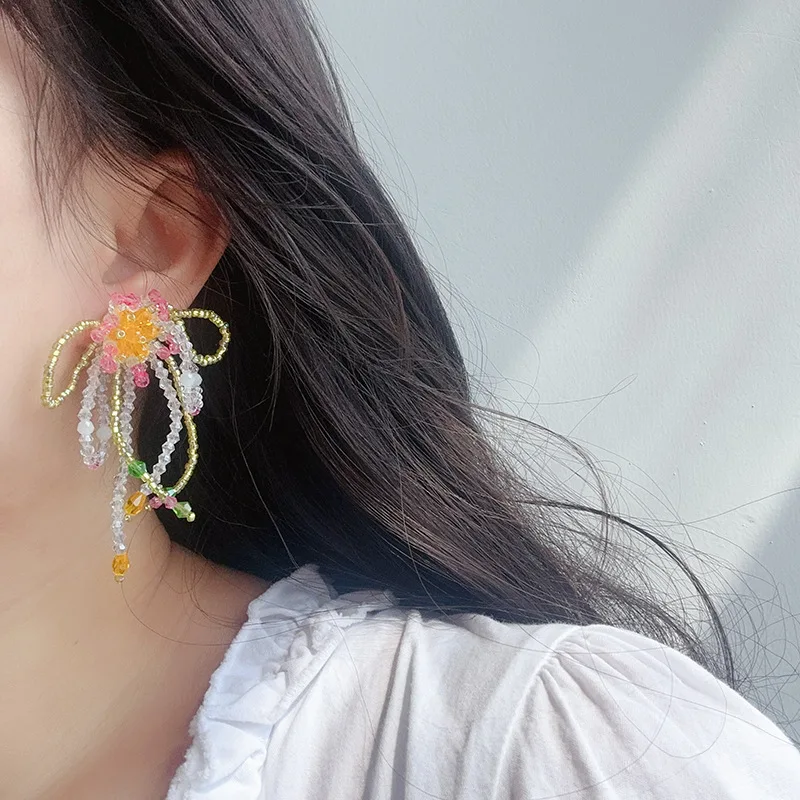 Flower tassel earrings young and energetic Joker atmosphere earrings