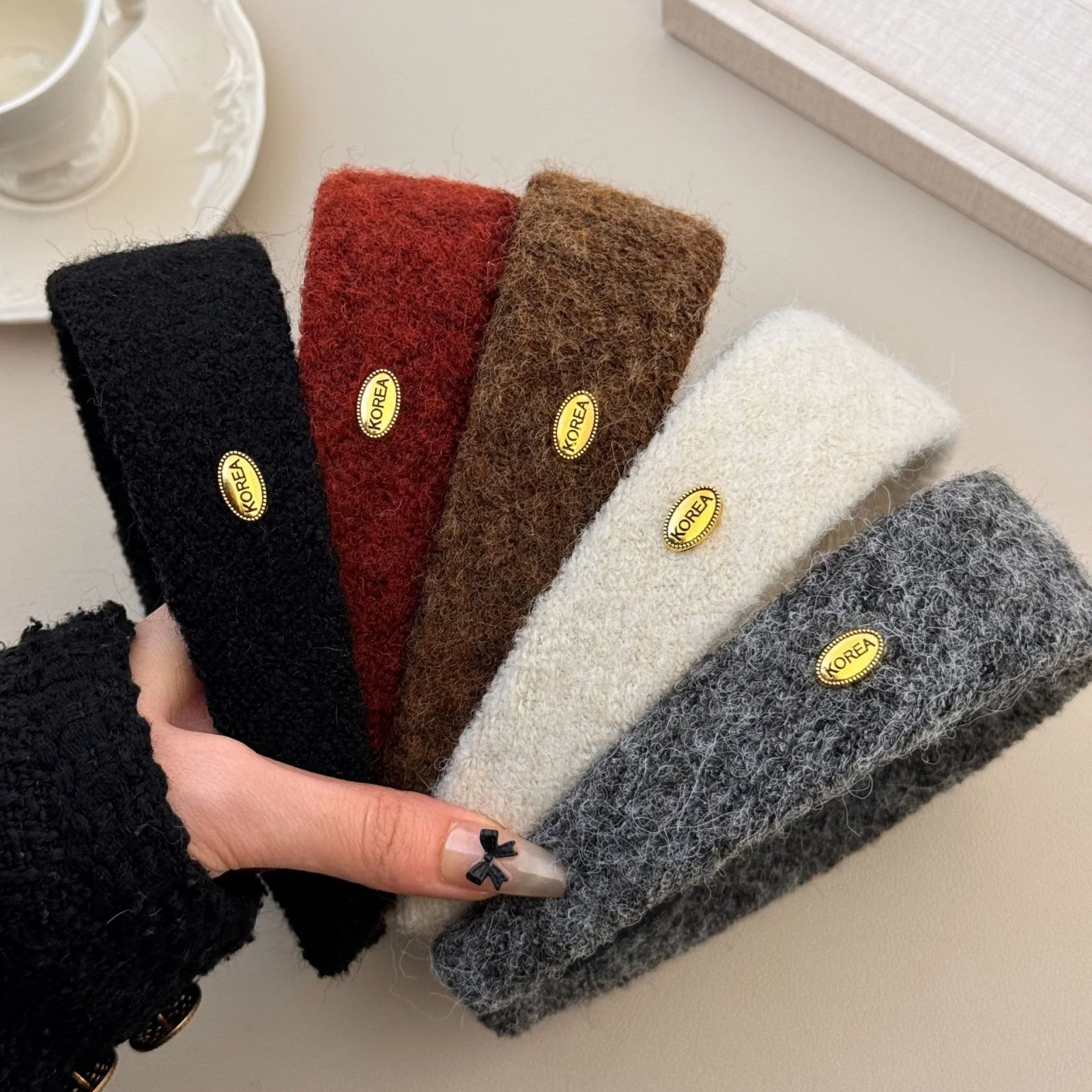 قطعة واحدة من عصابات الرأس الغامضة على الطراز الكوري للنساء، أربطة شعر محبوكة ناعمة مع شعار ذهبي، إكسسوارات شعر عصرية للارتداء اليومي والحفلات #2