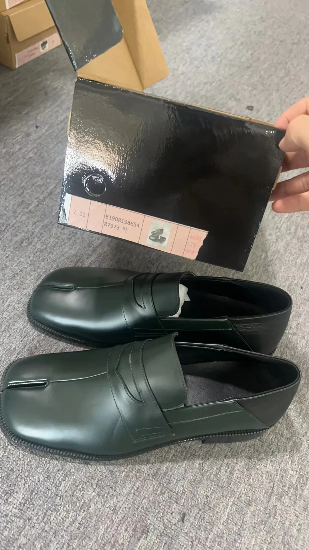 Stylist Split Toe Cattlehide Genuine Leather Men's Split Toe Shoes Slip On Green Black Brown Fashion Male Dress Tabi Shoes