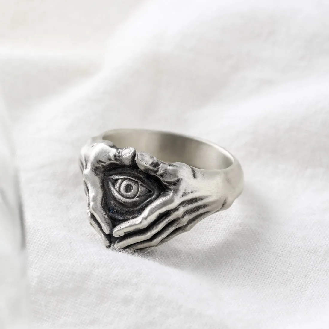 

Retro Guardian Eye Hand Pattern Open Ring Gothic Unisex Silver Plated Copper Men Fashion Jewelry Gift