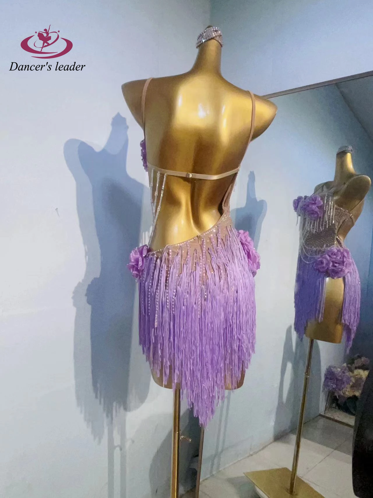 Escenario de baile latino para mujer, cuello de flor púrpura personalizado de alta gama, falda con borlas, vestido de disfraz de actuación con diamantes de imitación de Samba