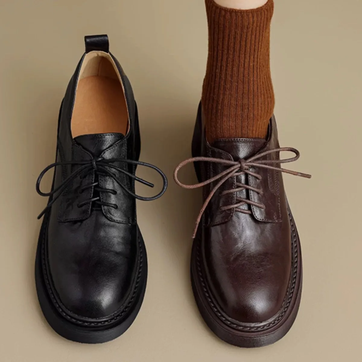 

Женские туфли Lefu 2026: Новинка весны-осени, на толстой подошве, на шнуровке, с круглым носком, кожаные, модель Lefu (однотонные)