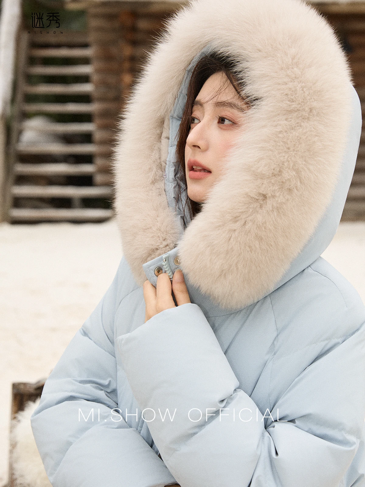 MISHOW Women's Winter Coat with Hood 2025 Fashion Solid Commute Long Down Jacket Windproof Warm Down Coat Luxury MXE51Y0079