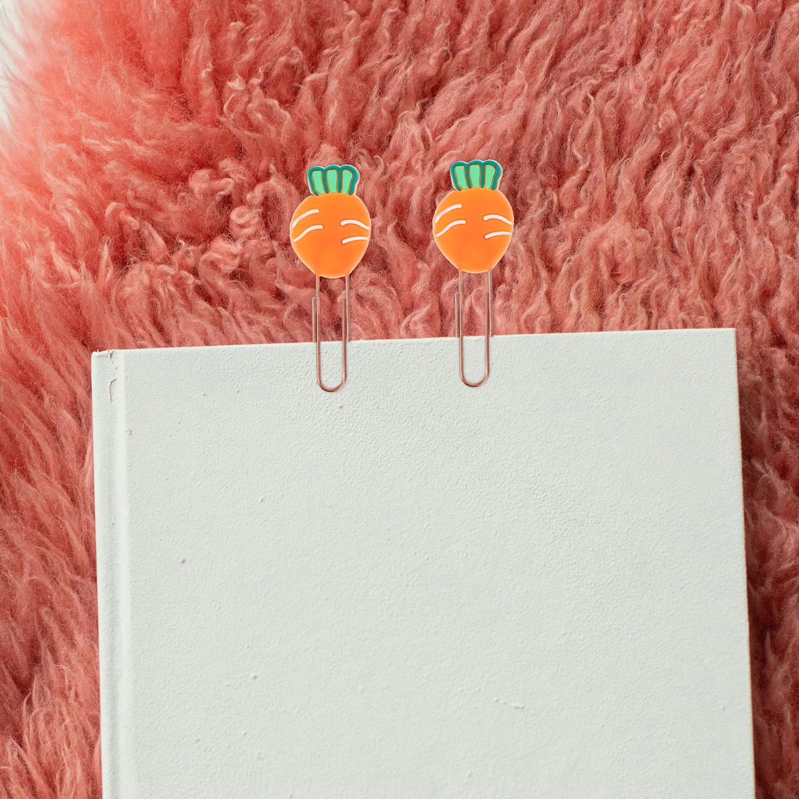 

20Pcs Carrot Cartoon Paper Clips Small Metal Document Clips Decorative Office Study Binding Supplies Paper Clip