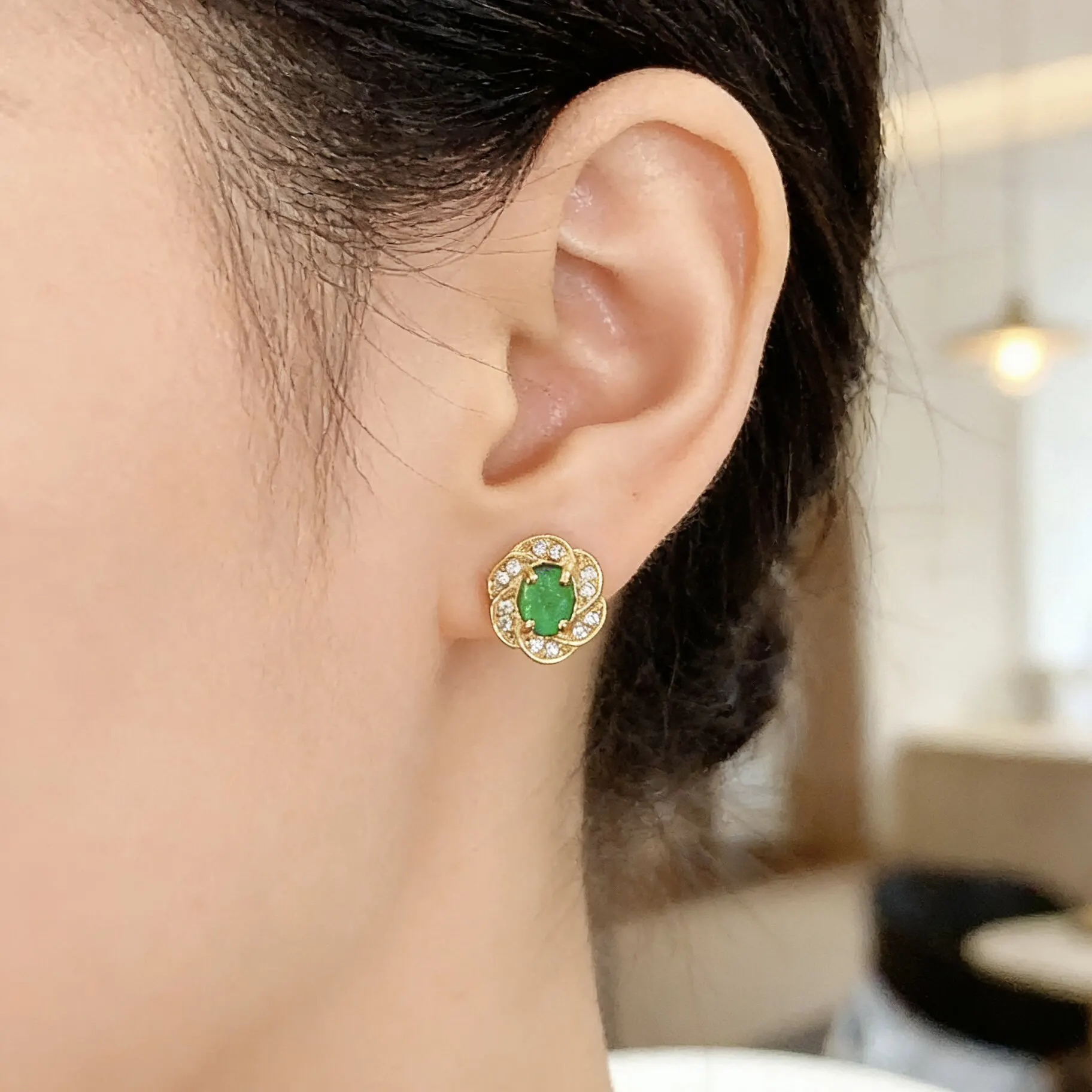 Natural Emerald Earrings Brithday Gift for Woman Dazzling Silver Emerald Stud Earrings for Office Woman 4mm*5mm Bright