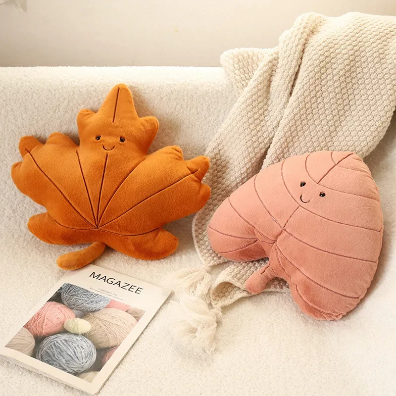 Maple Leave Ginkgo Leaf Simulation Plush Leaf Hug Toy Cartoon Throw Pillow Soft Stuffed Plant Doll Home Decor Brithday Gifts