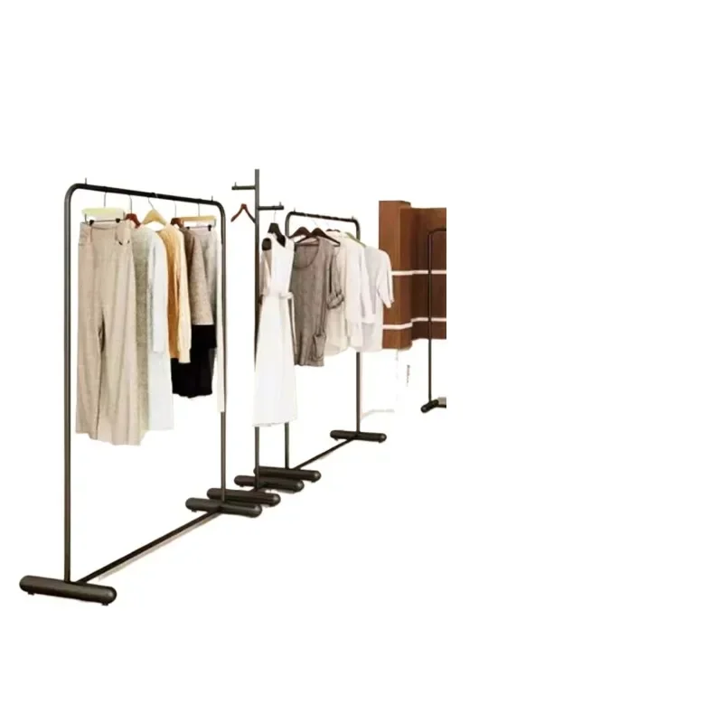 

Internet celebrity clothing store shelves simple