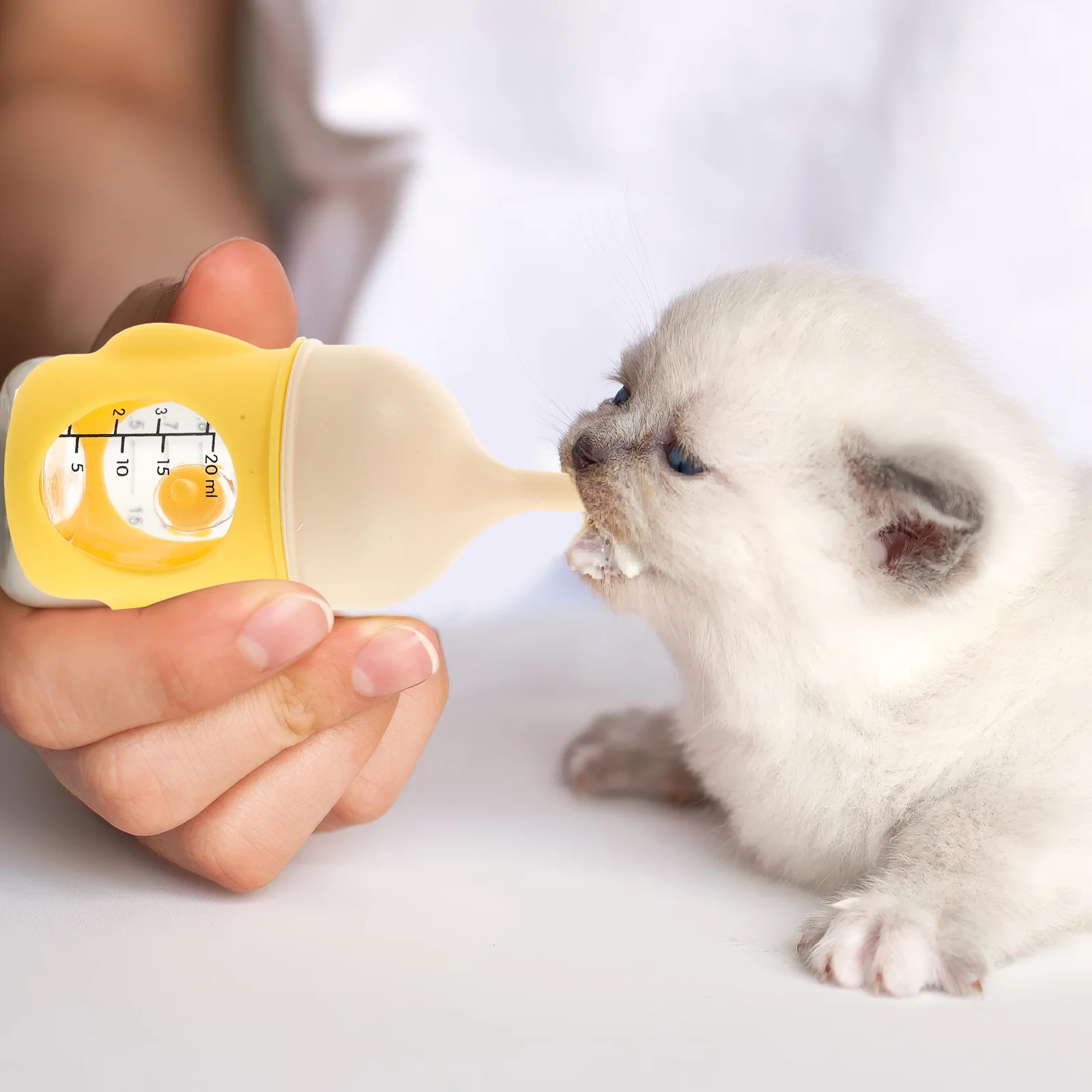 

1Set Pet Nursing Bottle 20Ml Soft Silicone Feeding Bottle for Kittens Puppies Leak-Proof Squeezable Design Natural