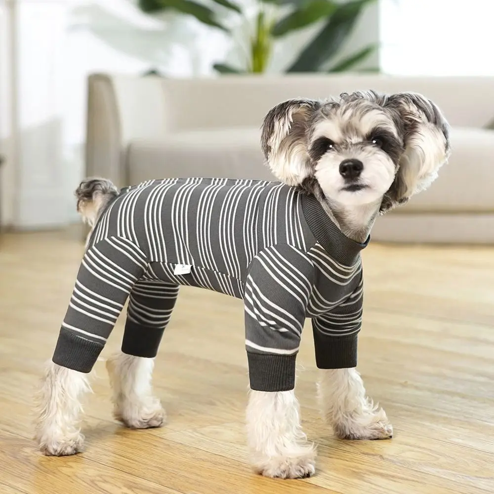 Prácticos monos a rayas para cachorros de cuatro patas, ropa suave a la moda para perros, pijamas de poliéster para perros de verano