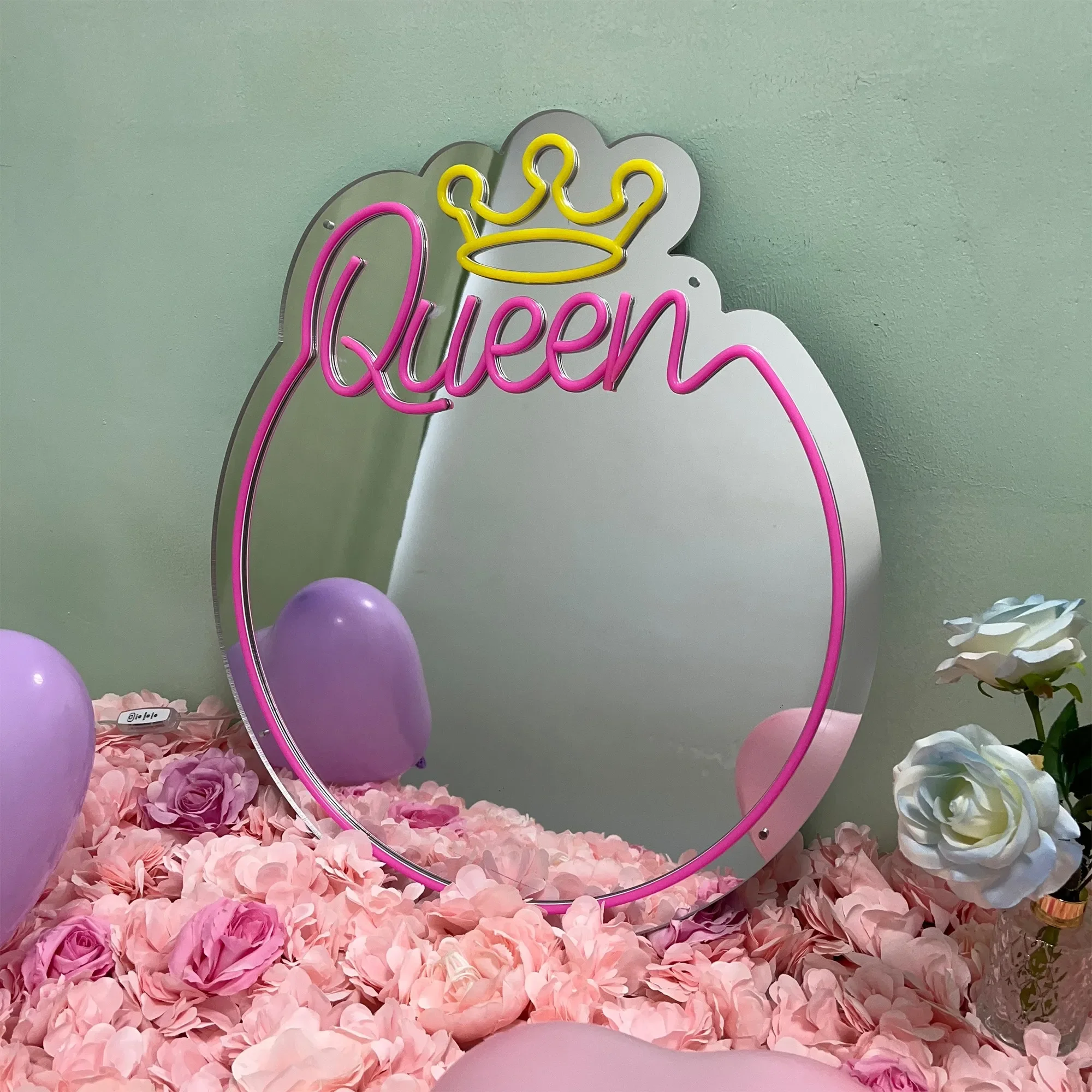 Specchio Led Neon Light Queen Neon Sign Girls Room Wall Decor Lamp Bedroom Decor Neon Mirror Party Decoration regalo di compleanno