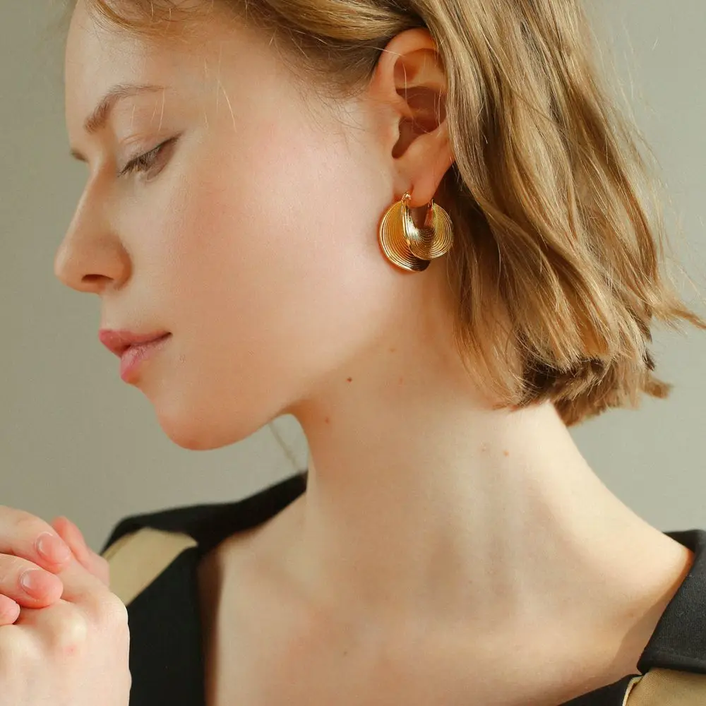 Fashion Gold Color Threaded Hoop Earrings for Women Creative Irregular Texture Metal Fan Earring Statement Jewelry Gift