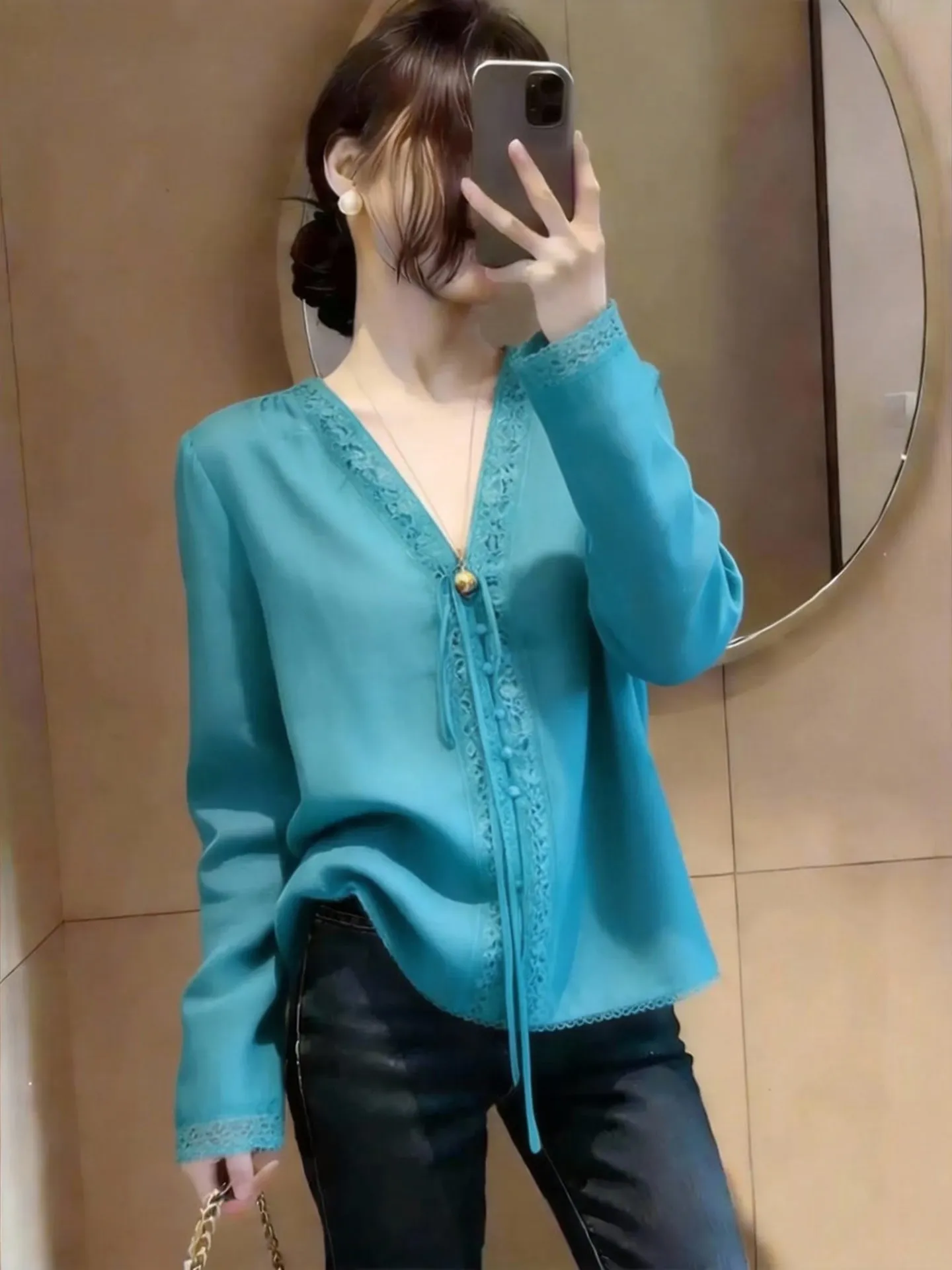 

Ele Lace Splice irt Women's Casual Faion Long Sve V-Ne Commute Sle Top Gentle Wind Comfortable Fit Straight Tube
