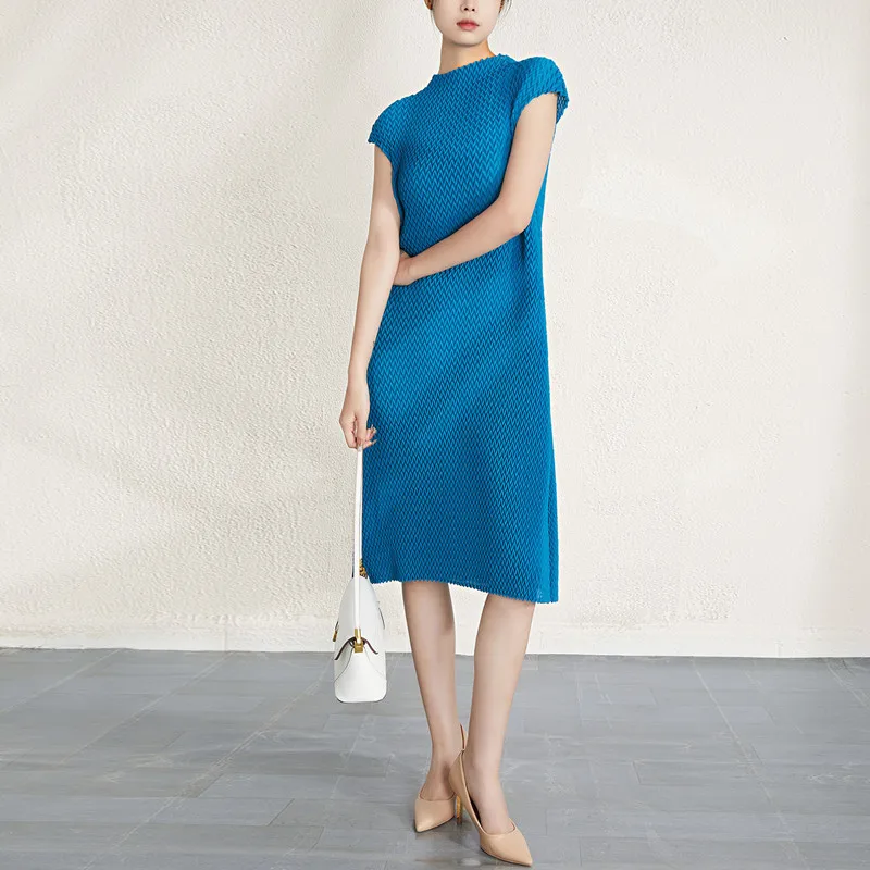 

Dress Women 2023 Spring And Summer New Round Neck Short Sleeved Solid Color Elegant Miyake Pleated Clothes