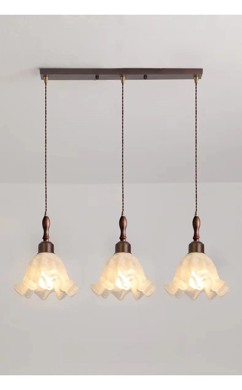 

American pastoral living room chandelier, creative Internet celebrity lily of the valley flower, retro country, medieval dining