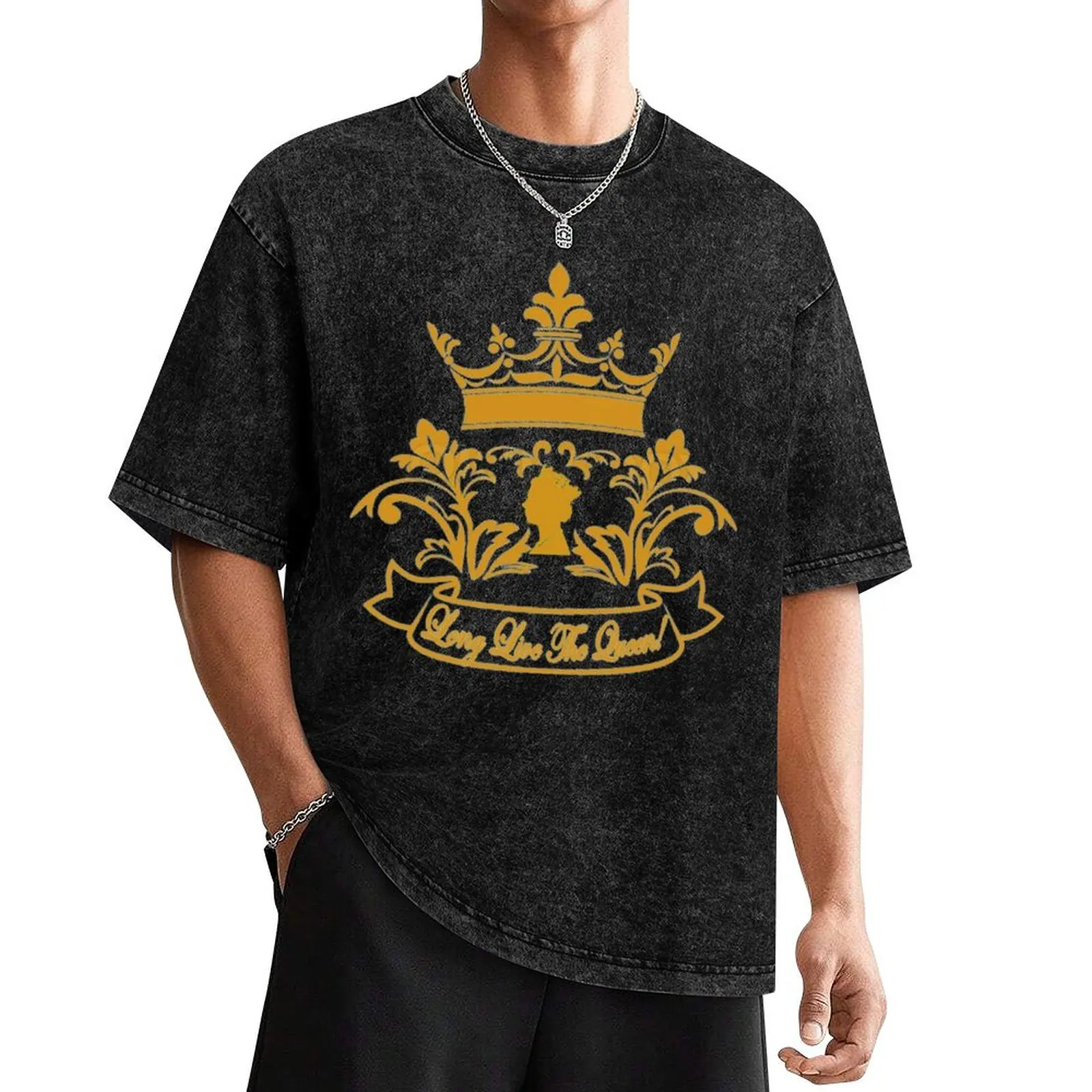 

Elizabeth II Crown UK Monarch Long Live The Queen T-Shirt designer shirts new gifts and t-shirts Men's t-shirt