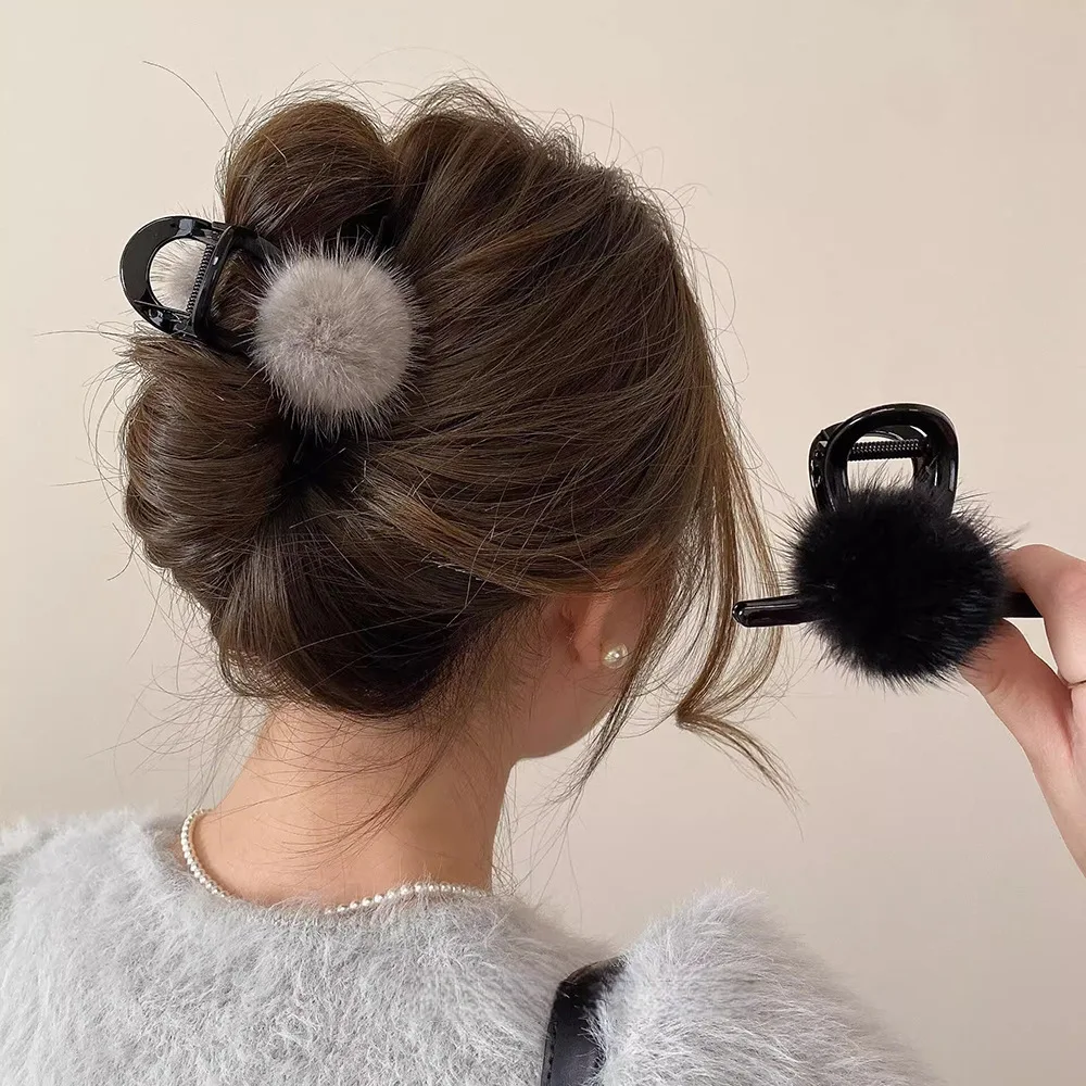 

Luxury Mink Fur Ball Grip Hairpin for Elegant Back Updo