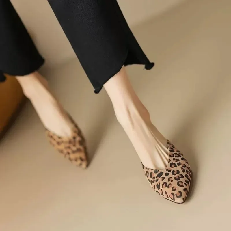 

Ladies Shoes on Sale 2025 Closed Toe Women's Slippers Leopard Print Dress Sandals Women Pointed Toe Low Heel Slippers Zapatos