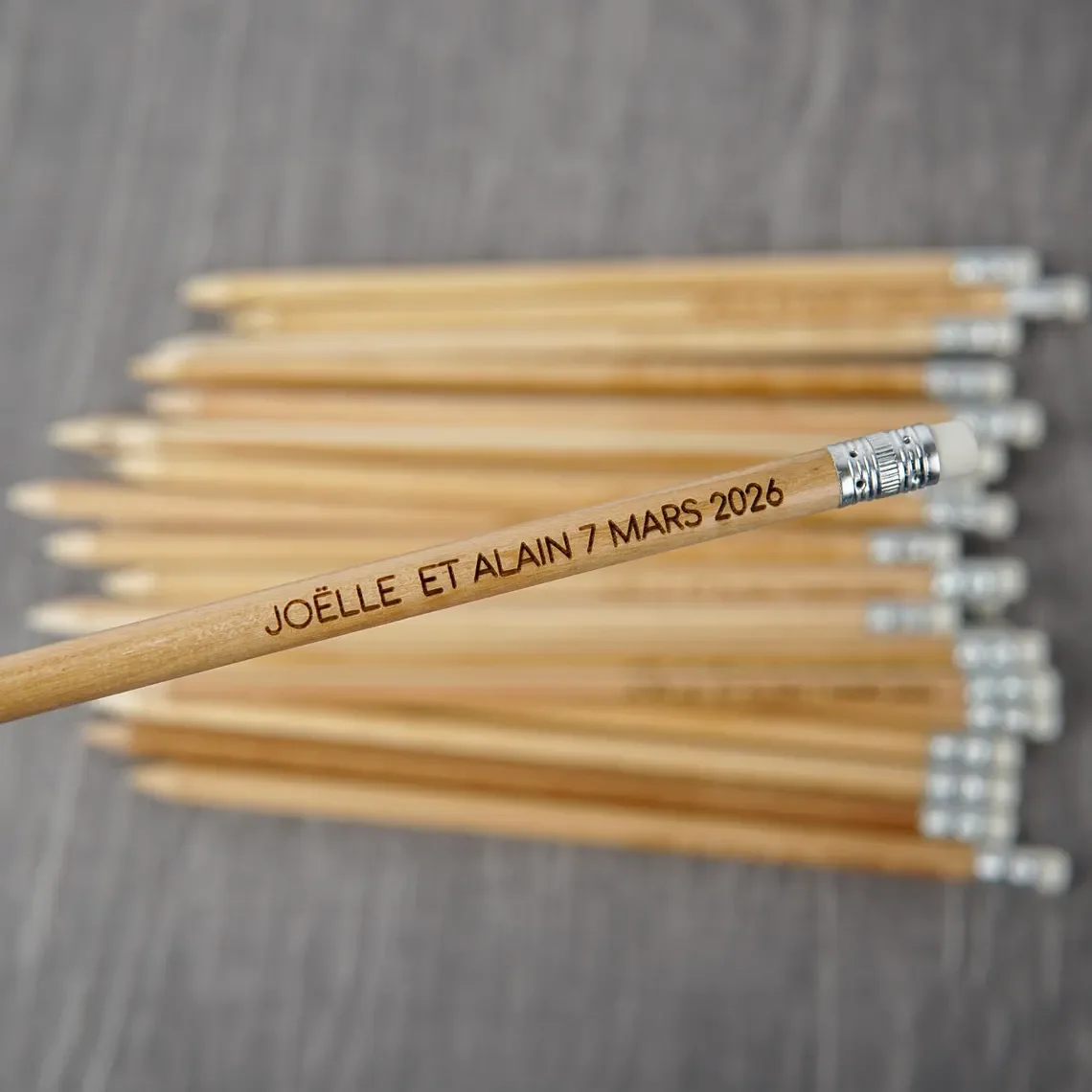 10 Stück Gravierte Holzstifte Personalisiertes Naturholzstift-Set Stifte mit Eigenem Text für Schule Büro Veranstaltungen Großpackung Hochzeitsgeschenke – Detail 2