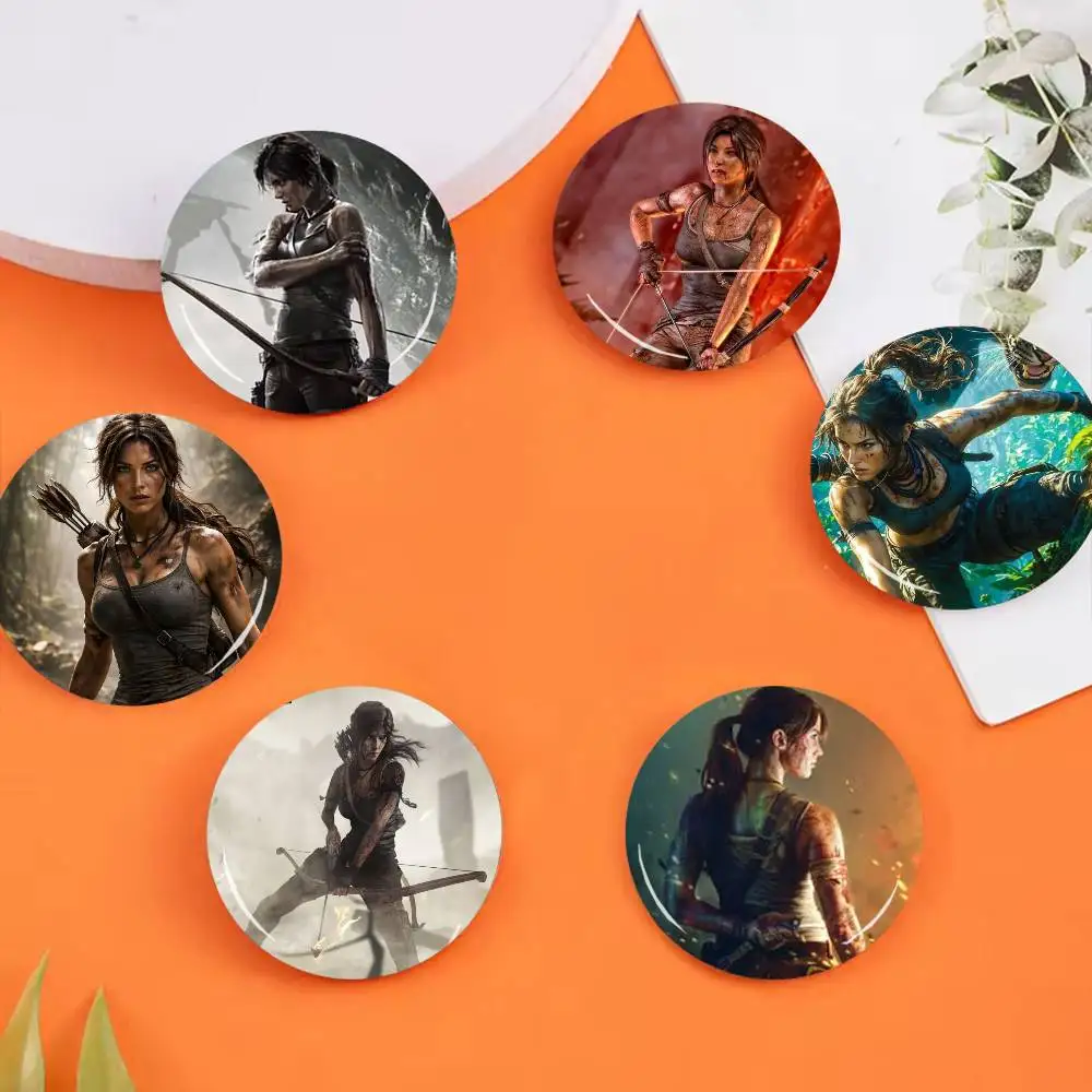 T-Tomb Raider Lara Croft G-Game Badges 25 32 44 58 75 mm Round Cosplay Pin Bag Decor Fans Collect Friends Gifts Brooch Souv