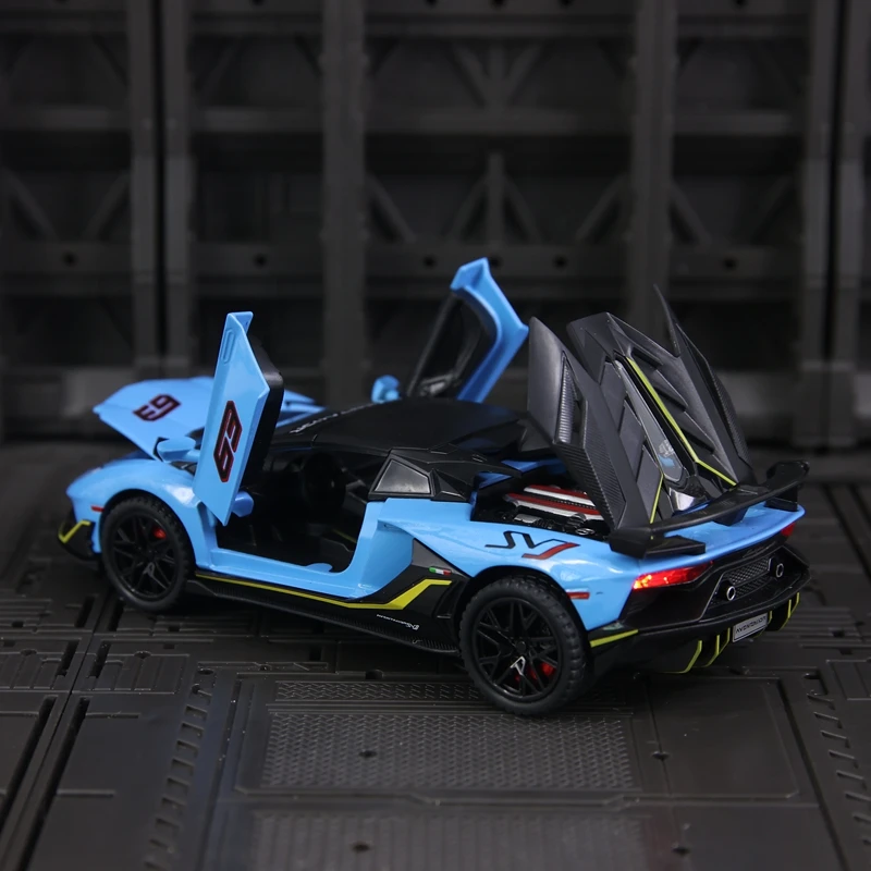 Modelo de coche de rally de aleación SVJ63 1:32, puertas y capó de motor, el maletero se puede abrir para coches de juguete para niños