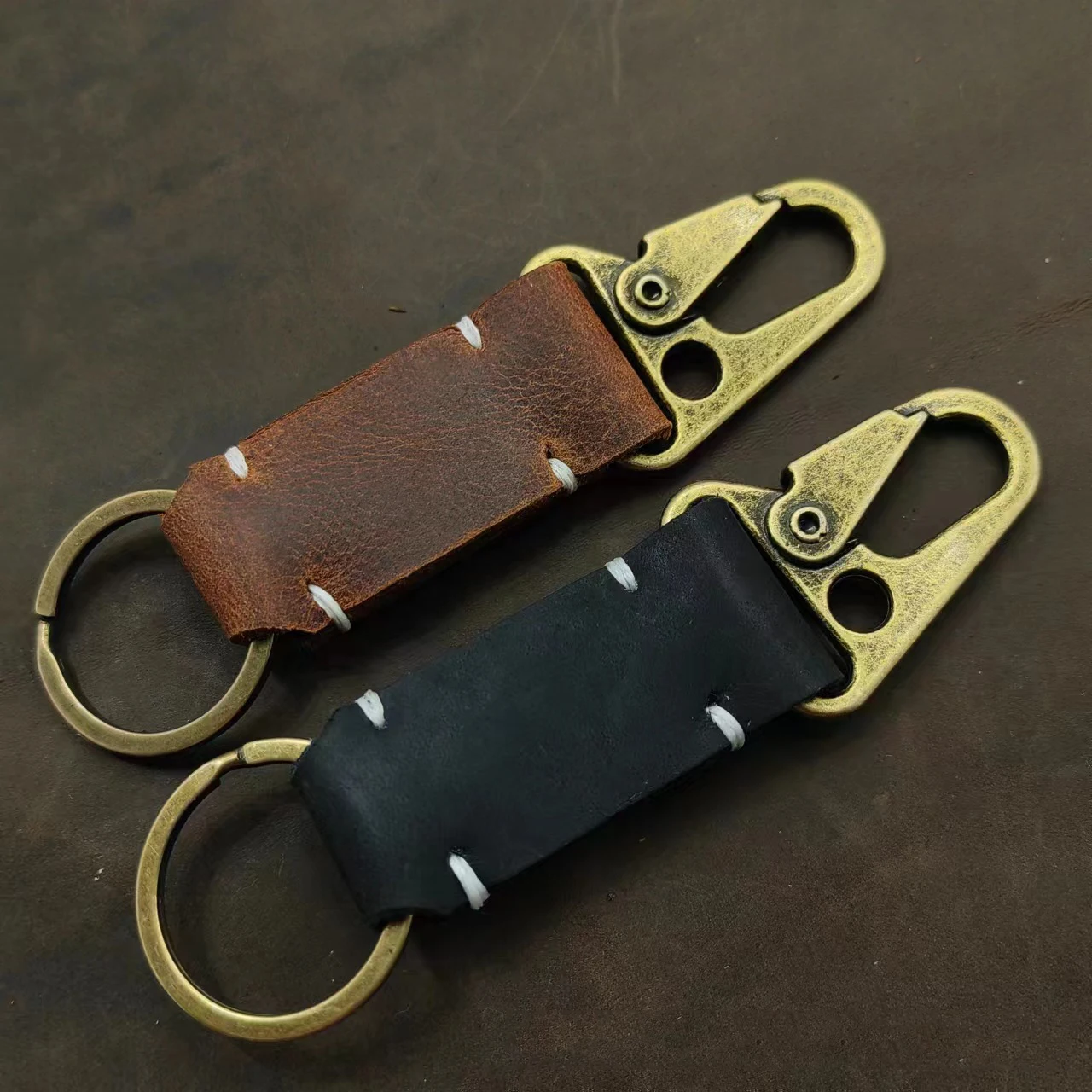 Genuine Leather Car Key Holder For Men Male Cowhide Vintage Handmade Key Clip Bronzy Keychain Key Ring Men's Gift Keys Organizer