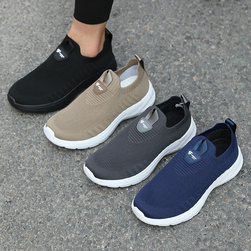 Lightweight Outdoor Women Walking Shoes Breathable Slip on Flat Vulcanized Casual Sports Shoes New Fashion Ladies Daily Footwear