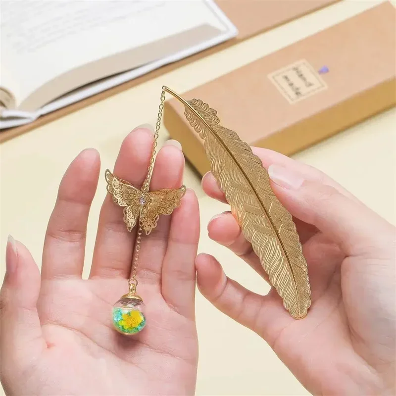 

1 Pcs Chinese Style Metal Feather Bookmark Gold Bookmarks Cute Pendant Pagination Mark Stationery Office Supply Birthday Gift