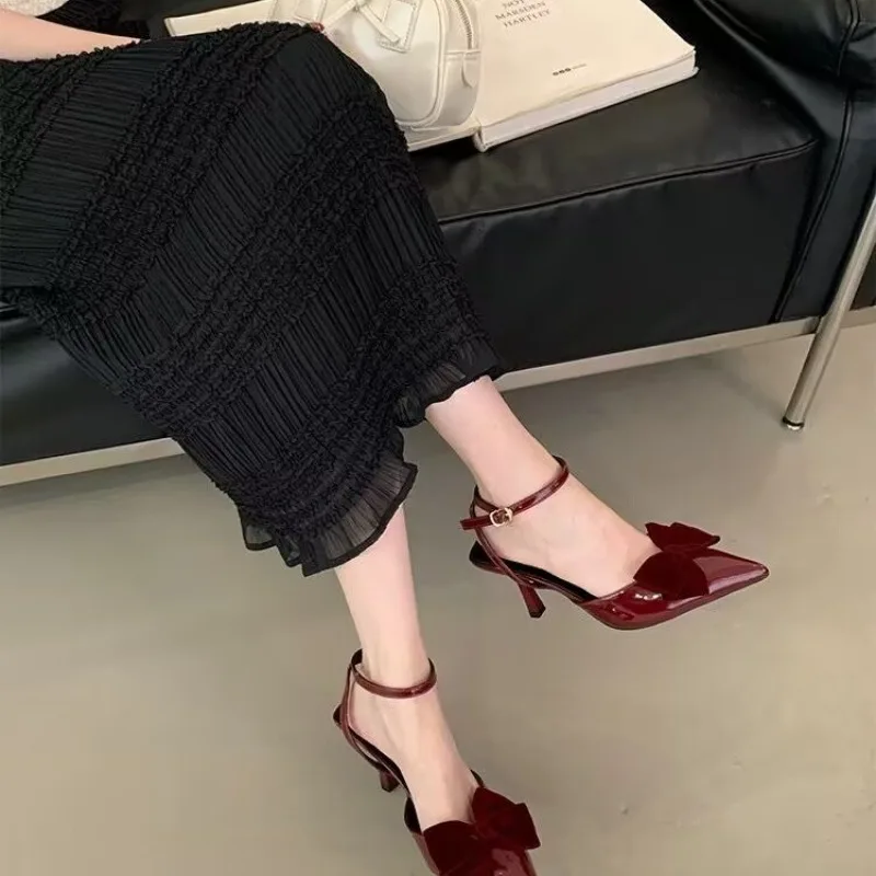 

Женские модные удобные свадебные туфли из лакированной кожи на высоком каблуке, удобные винно-красные свадебные туфли, открытый каблук и декоративные сандалии с бабочкой