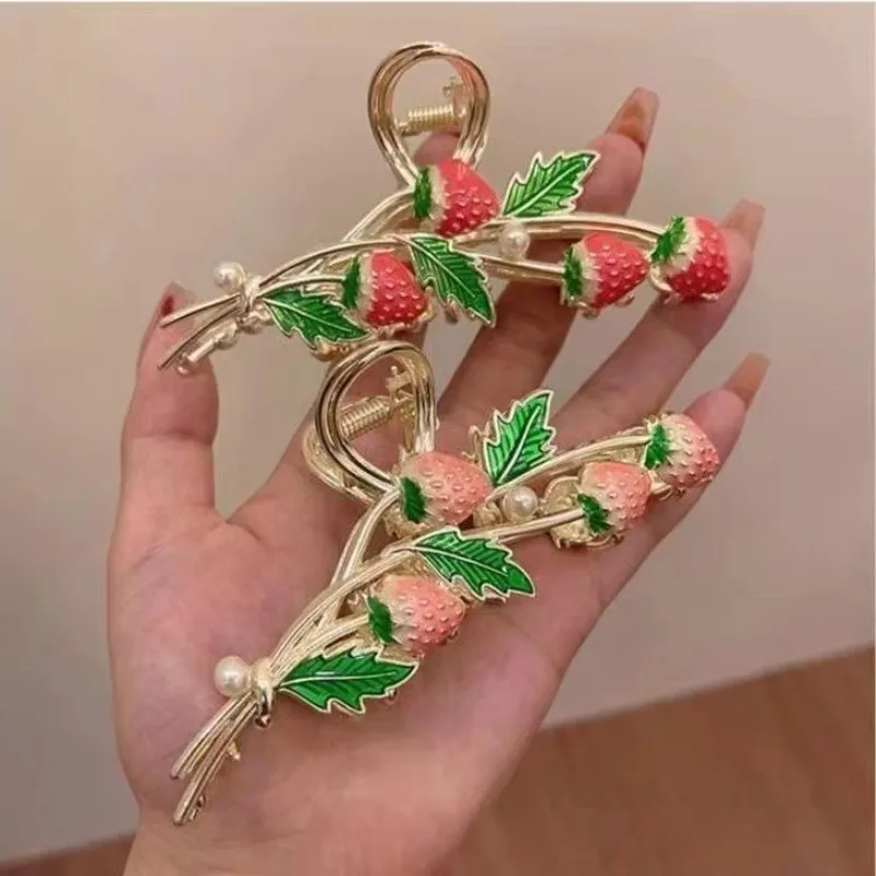 Delicate Strawberry Metal Crab Hair Clip Women\'s Ponytail Shark Clip Girls Fashion Styling Tools Vintage Hair Accessories