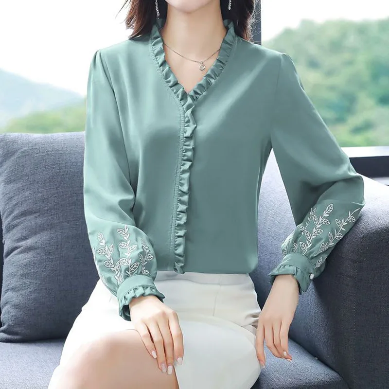 Fashion Folds Spliced V-Neck Blouse Elegant Female Clothing Spring Autumn Solid Color Embroidery All-match Long Sleeve Shirt New