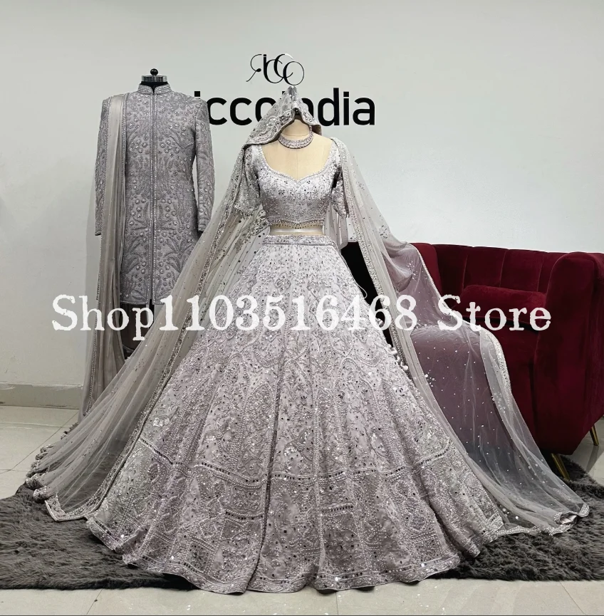 Wunderschönes silbernes indisches Saree-Abendkleid, glitzernde Kristall-Applikationsweste, zweiteilig, Naher Osten, individuell, فسات Nadel Diego Diego