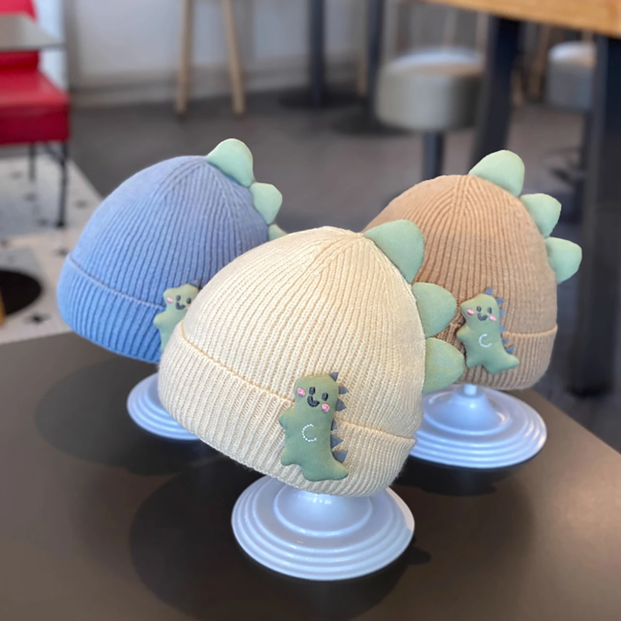 

Милая шапочка с динозавром для ребенка, теплая пуловерная шапка, зимняя детская вязаная шапка для детей 1-5 лет, толстый шерстяной вязаный крючком чепчик для мальчиков и девочек