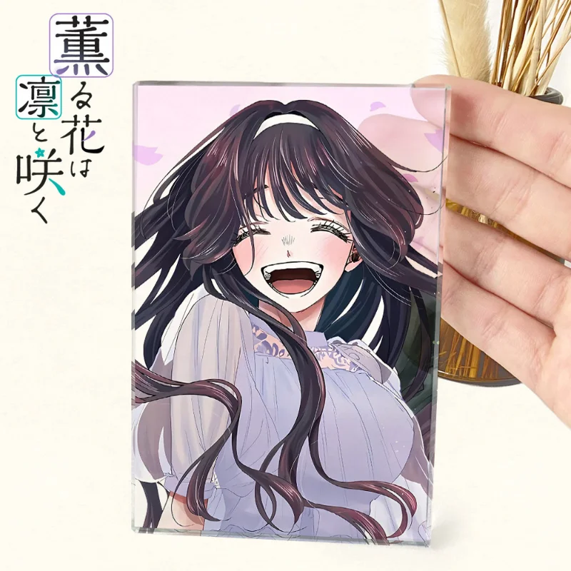 

Ароматный цветок расцветает с достоинством: прозрачная хрустальная подставка, мерч по аниме/манге.