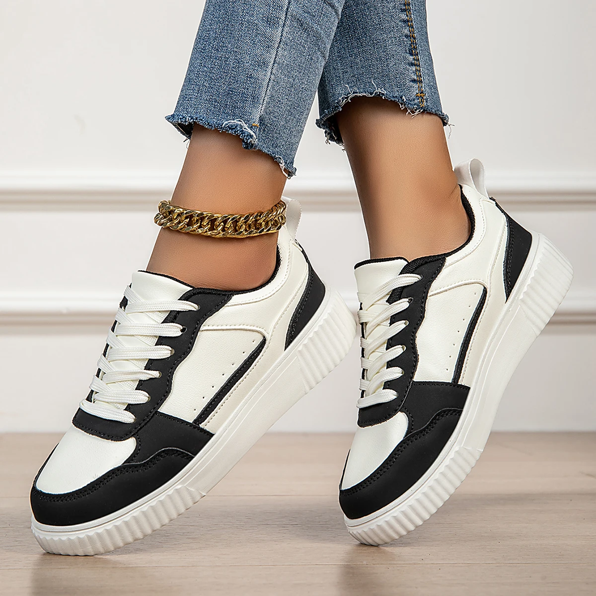 Women White Shoes Female Luxury Lace Up PU Leather Flat White Board Outdoor Fashion Sneakers Thick Sole Walking Casual Shoes