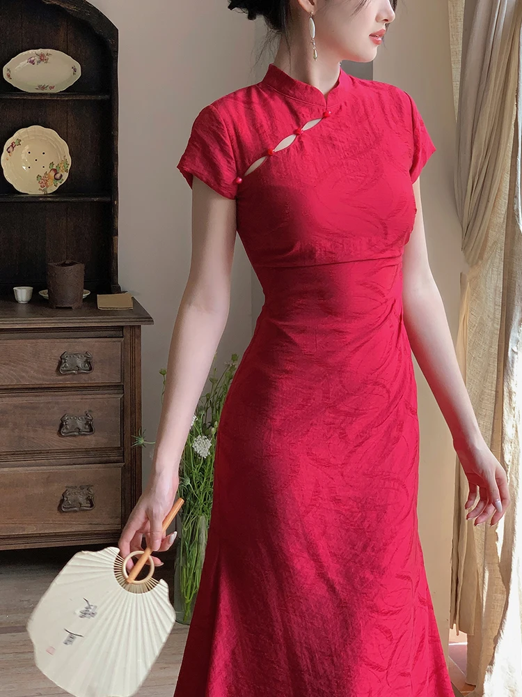 

Haze Young Chinese Retro Reformed Long Qipao with Stand Collar And Side Buttoning for Women Summer 2024 Sleeveless Other Mate...