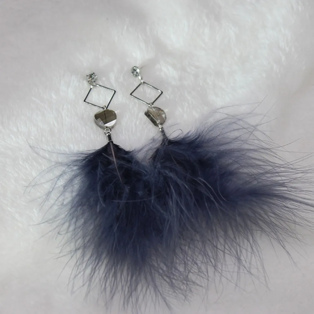 1pair Personalized Feather Earrings Elegant and Ethereal Simple Stud Earrings, Slimming Effect Versatile Fringed Earrings