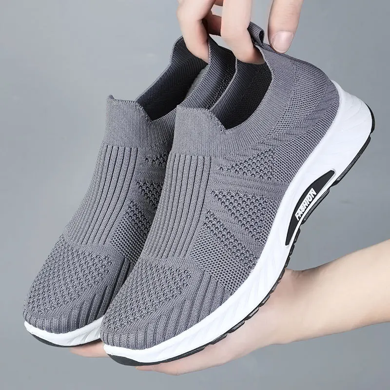 Atmungsaktive Herren-Slipper aus Strick, leichte, gepolsterte Sohle, runde Zehenpartie, Outdoor-Sneaker für ältere Menschen – Detail 4