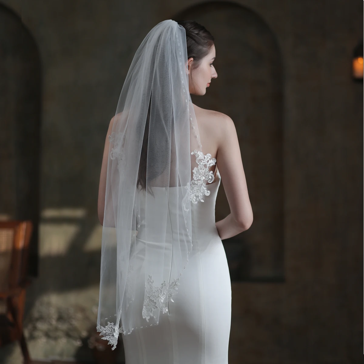 V846 velo bianco da sposa fatto a mano di lusso per abito da sposa perle di Tulle a uno strato Appliqued di pizzo con perline da sposa per essere velo